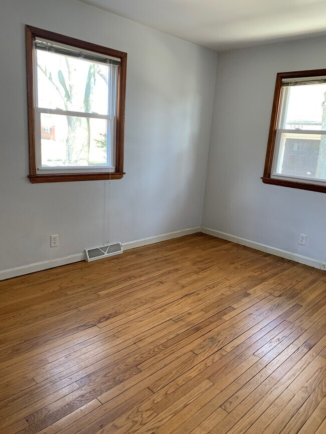 Bedroom 1 - 3003 Worthington Ave