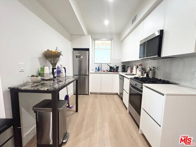 Foto del edificio - 4418 S Slauson Ave