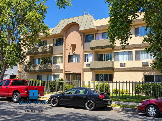 Building Photo - 8140 Langdon Ave