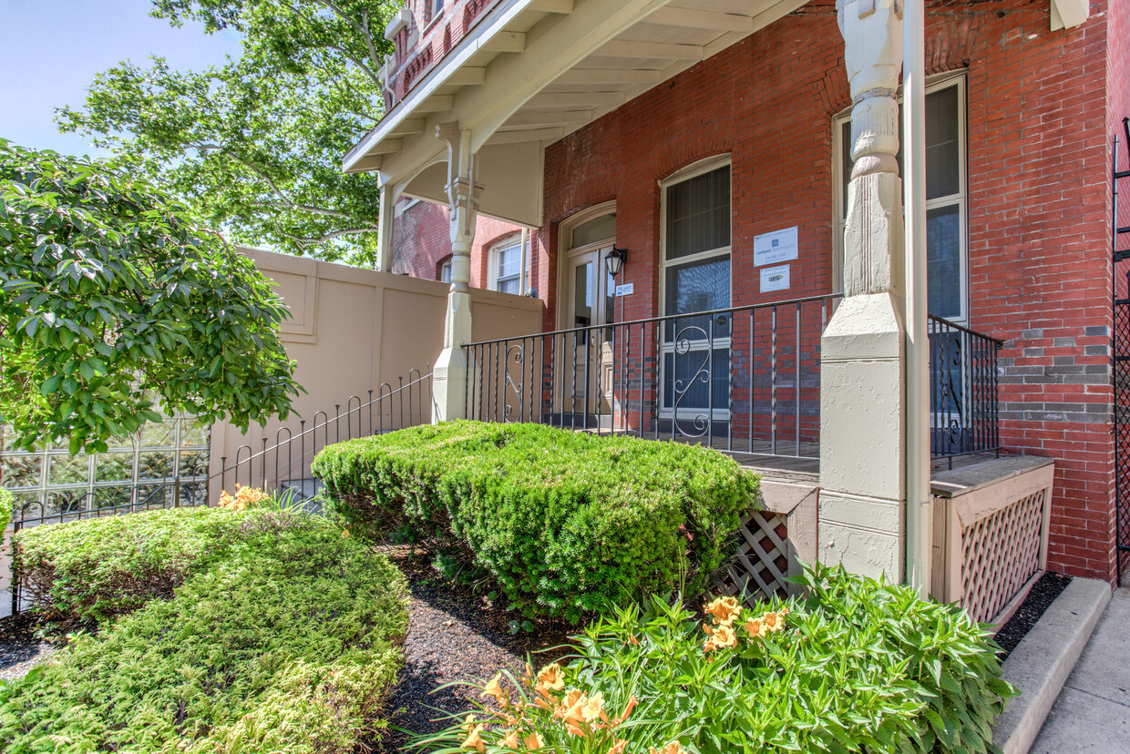 Building Photo - Campus Apartments