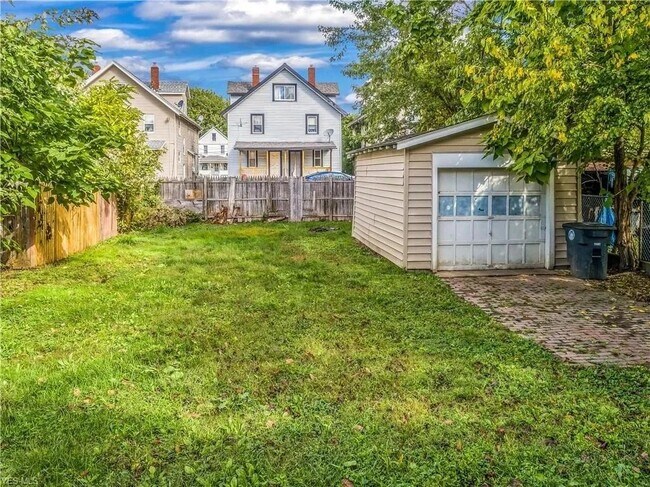 Foto del edificio - 47 E Mapledale Ave