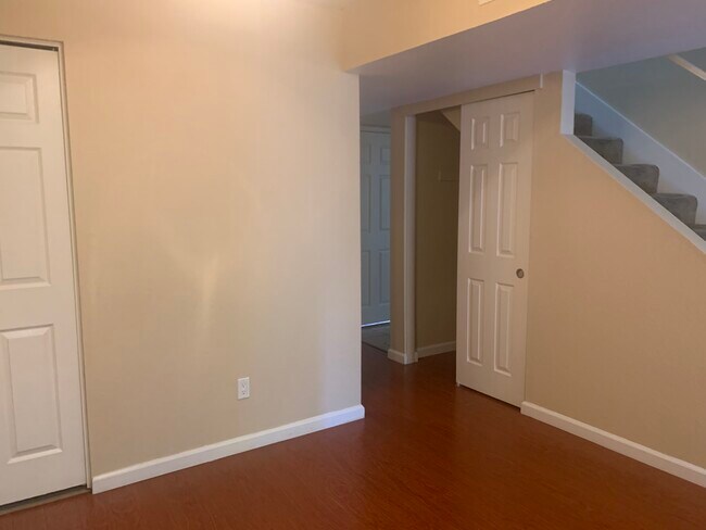 Building Photo - 6270 Havenside Dr