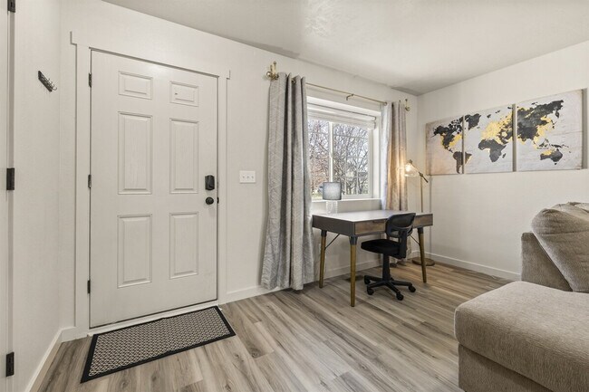 Building Photo - 11163 Silver River Loop