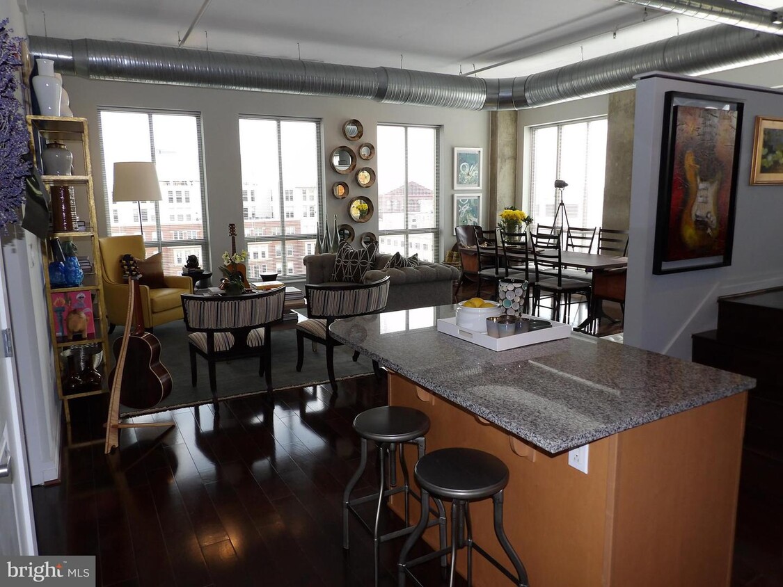 Primary Photo - 301 Massachusetts Ave NW