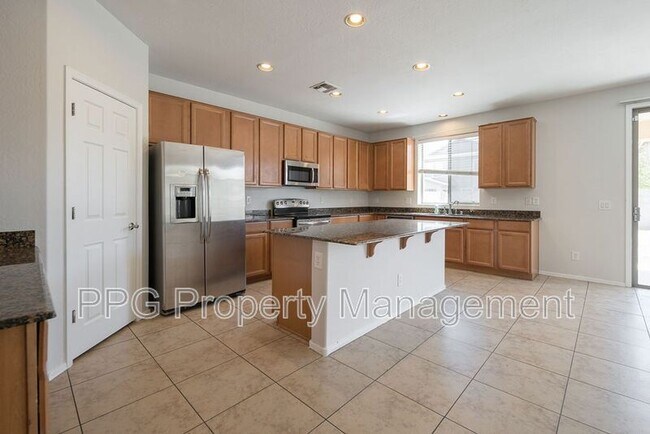 Building Photo - 15743 W Sierra St