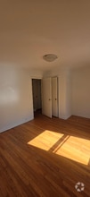 Building Photo - 826 E Henry Clay St