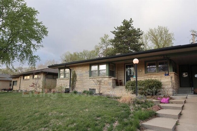 Building Photo - 3036 Prairie Rd