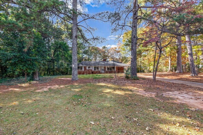 Building Photo - 1024 Hambrick Rd