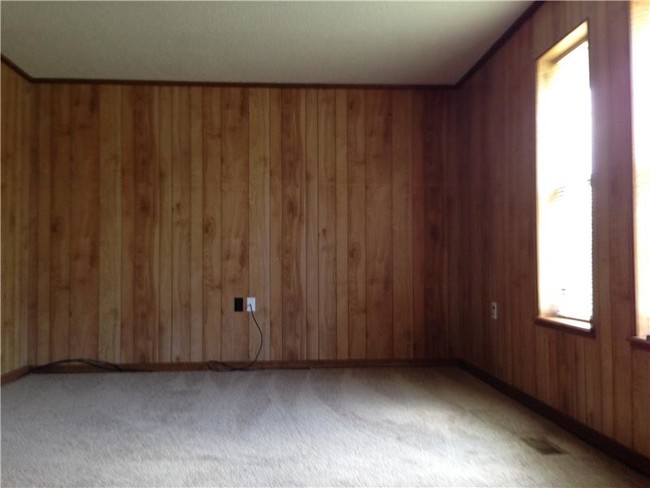 Building Photo - 1406 E Utah Ranch Rd