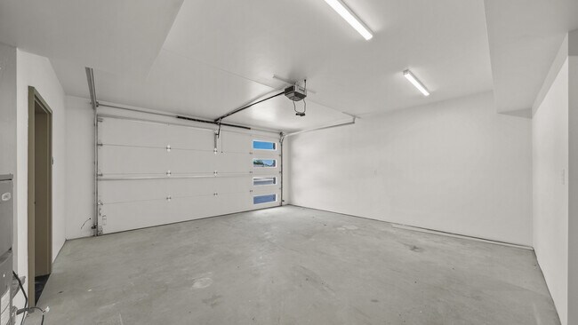 Foto del edificio - 367 Toms Cyn Dr