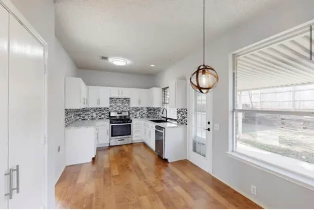 Building Photo - 907 Waterford Way