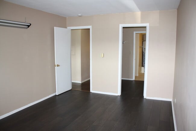 Foto del edificio - 802 E Old Willow Rd