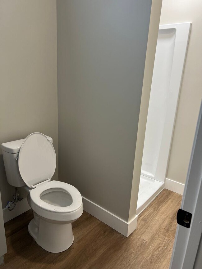 Foto del edificio - 1 Bedroom/1.5 Bath Newly Renovated Apartments For Lease