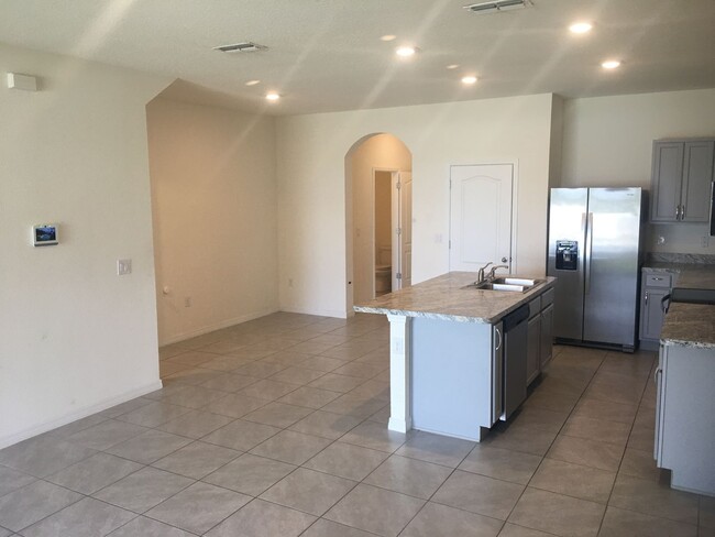 Building Photo - 3 bed / 2 bath Townhome in Feltrim Reserve...