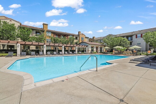Foto del edificio - The Vistas of West Hills