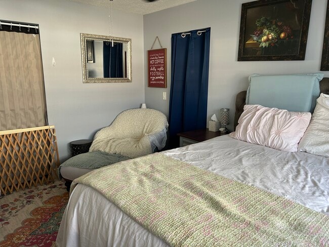 Building Photo - 5582 SE 42nd Ct