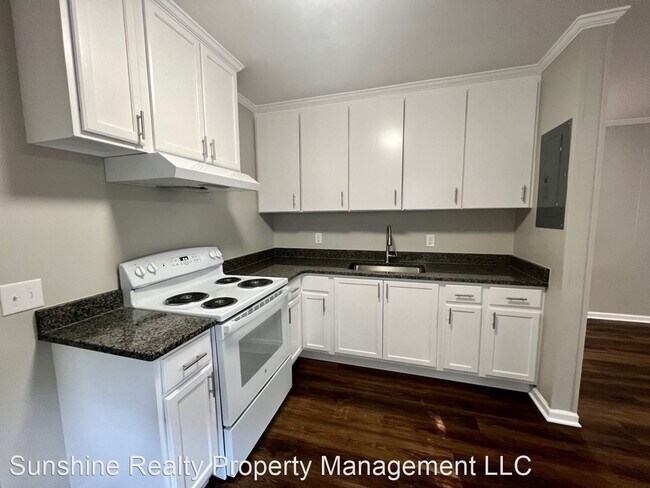 Building Photo - 3 br, 1 bath House - 512 Border St