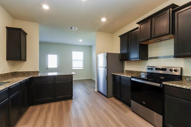 Foto del edificio - 5902 Sapphire Lagoon Rd