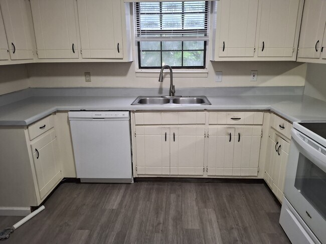 Foto del edificio - 1903 Oxford Dr