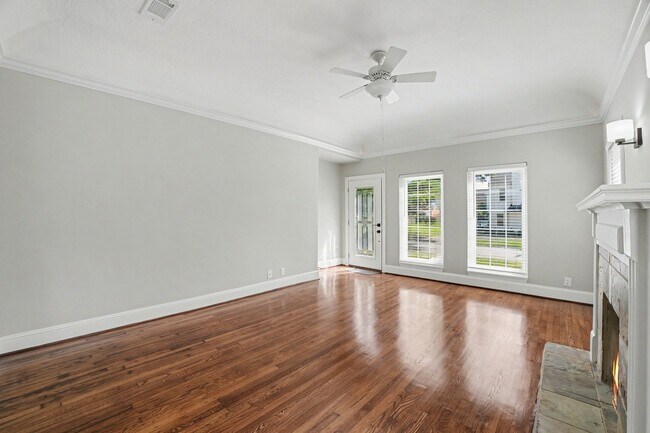 Building Photo - 2805 Rosewood St