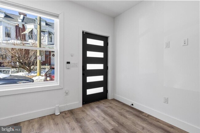 Foto del edificio - 458 W Earlham Ter