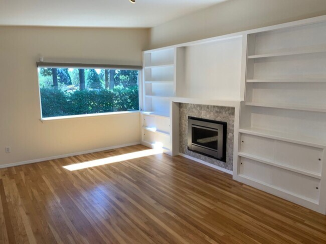 Photo - Beautiful and spacious 3 bed + office area... House