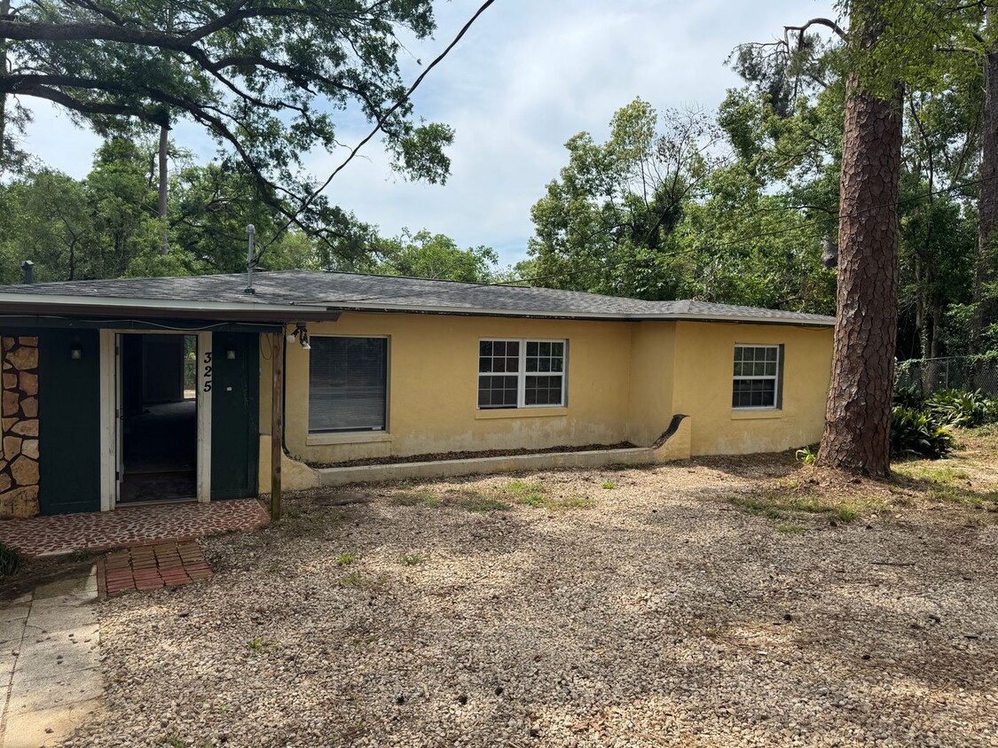 Primary Photo - 325 Mayo St