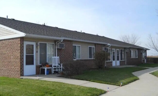 Building Photo - 419 N Holly Dr