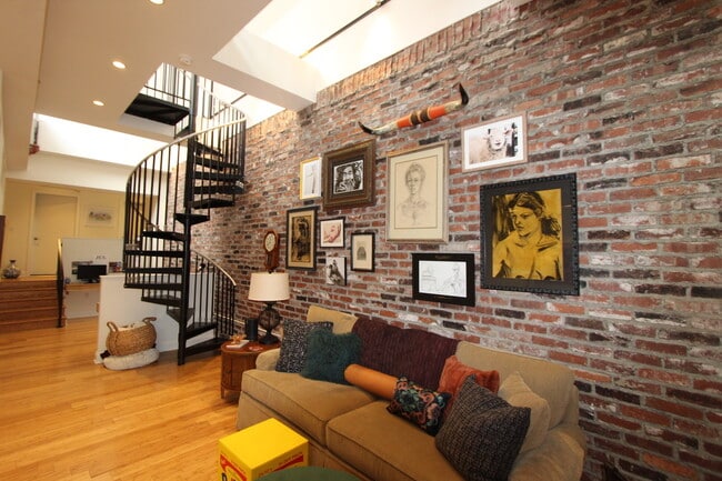 Photo - 139 7th St Apartments