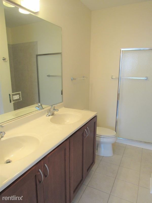 Building Photo - 2 br, 2 bath Condo - 2257 west lake street
