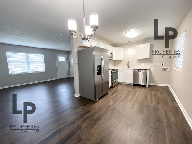 Building Photo - 3479 Greenlawn Dr