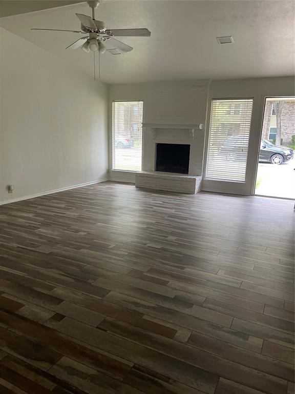 Foto del edificio - 522 Towne House Ln