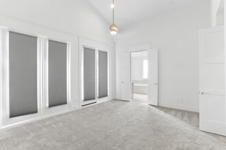 Building Photo - 9818 Mocking Bird Hill Ln