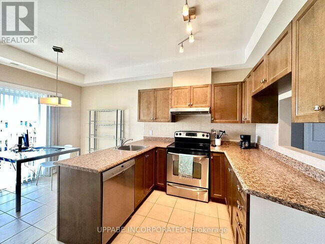 Building Photo - 2086 Valin St