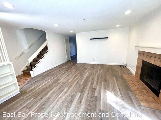 Building Photo - 3 br, 2.5 bath House - 6223 Joaquin Muriet...