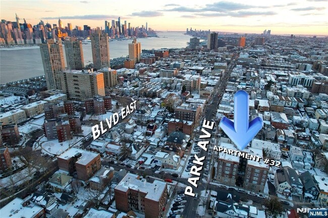 Building Photo - 101 73rd St