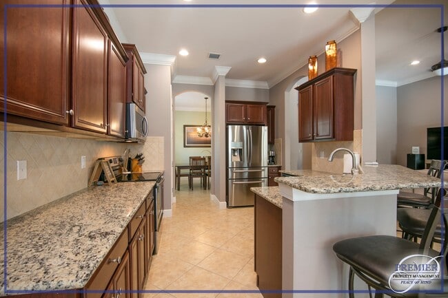 Building Photo - **BEAUTIFUL 4 Bedroom 3 Bath** MADISON PARK POOL HOME**FURNISHED OR ANNUAL**SEASONAL RENTAL**FURN...