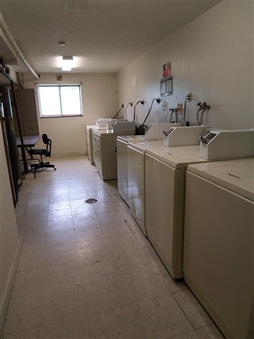 Laundry Facilities - Oak View Apartments