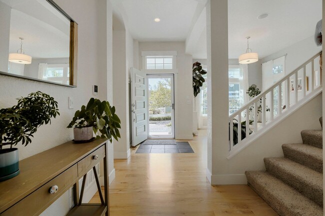 Building Photo - 2911 Shoshone Trail