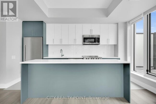Photo du bâtiment - 664-664 Spadina Ave.