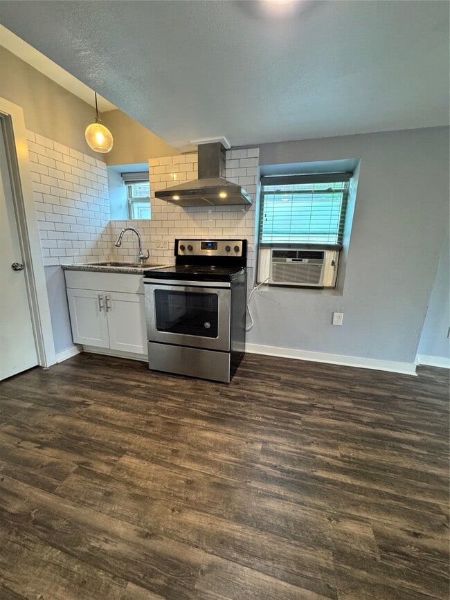 Foto del edificio - 4630 Woodside St