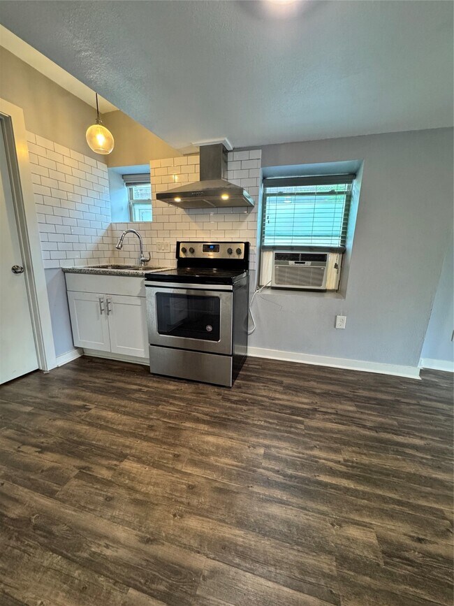 Foto del edificio - 4630 Woodside St