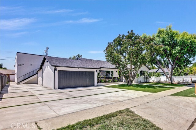 Building Photo - 18152 Sunburst St