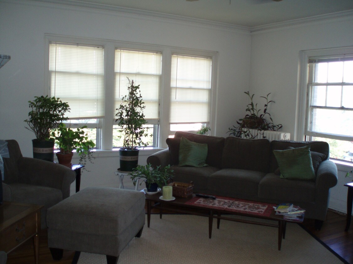 Foto principal - 2115 Blaisdell Ave