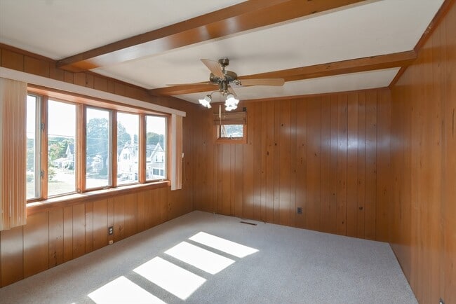 Building Photo - 20 Chapin St