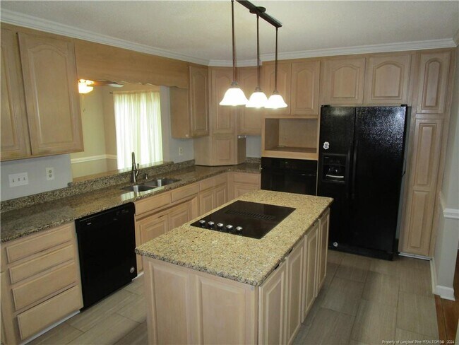 Building Photo - 2526 Dartmouth Dr