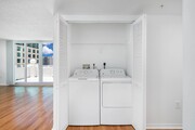 Yacht Club at Brickell Apartments