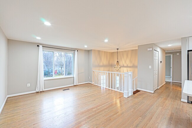 Building Photo - 9705 Locust Hill Dr