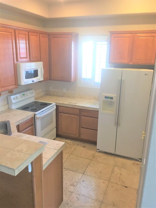 Foto principal - 3921 E Sunset Rd