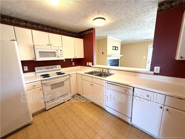 Foto del edificio - 361-6 Bubble Creek Court